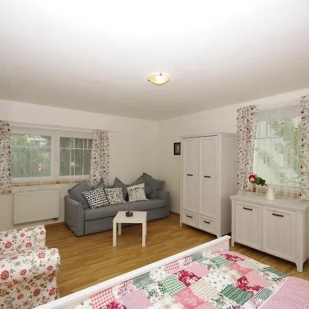Cozy Gardens In Apartment